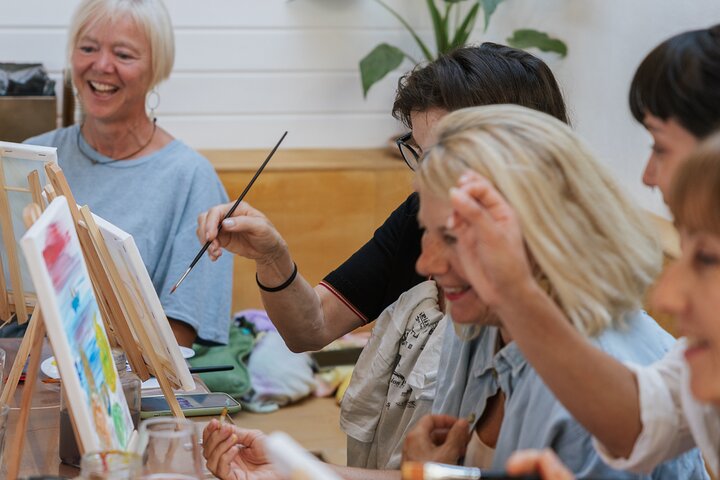 Santorini wine and paint tour