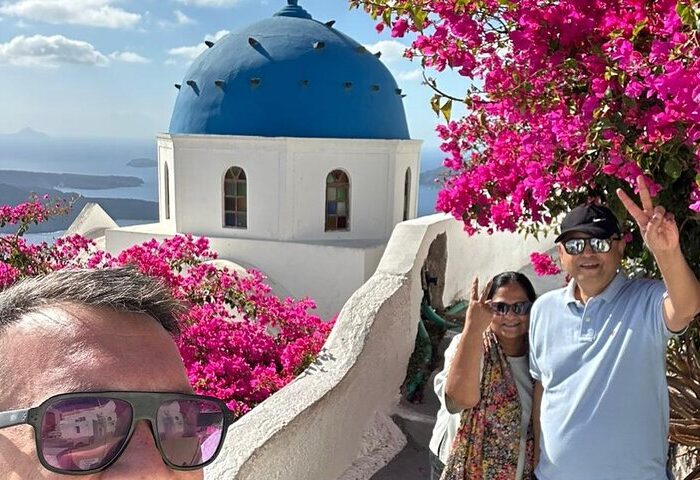 Looking for a Santorini tour?